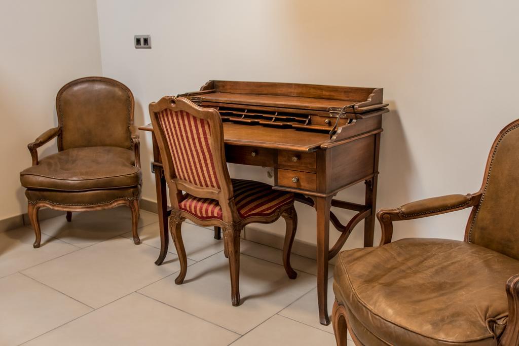 Apartamentos Plaza Binefar Bagian luar foto
